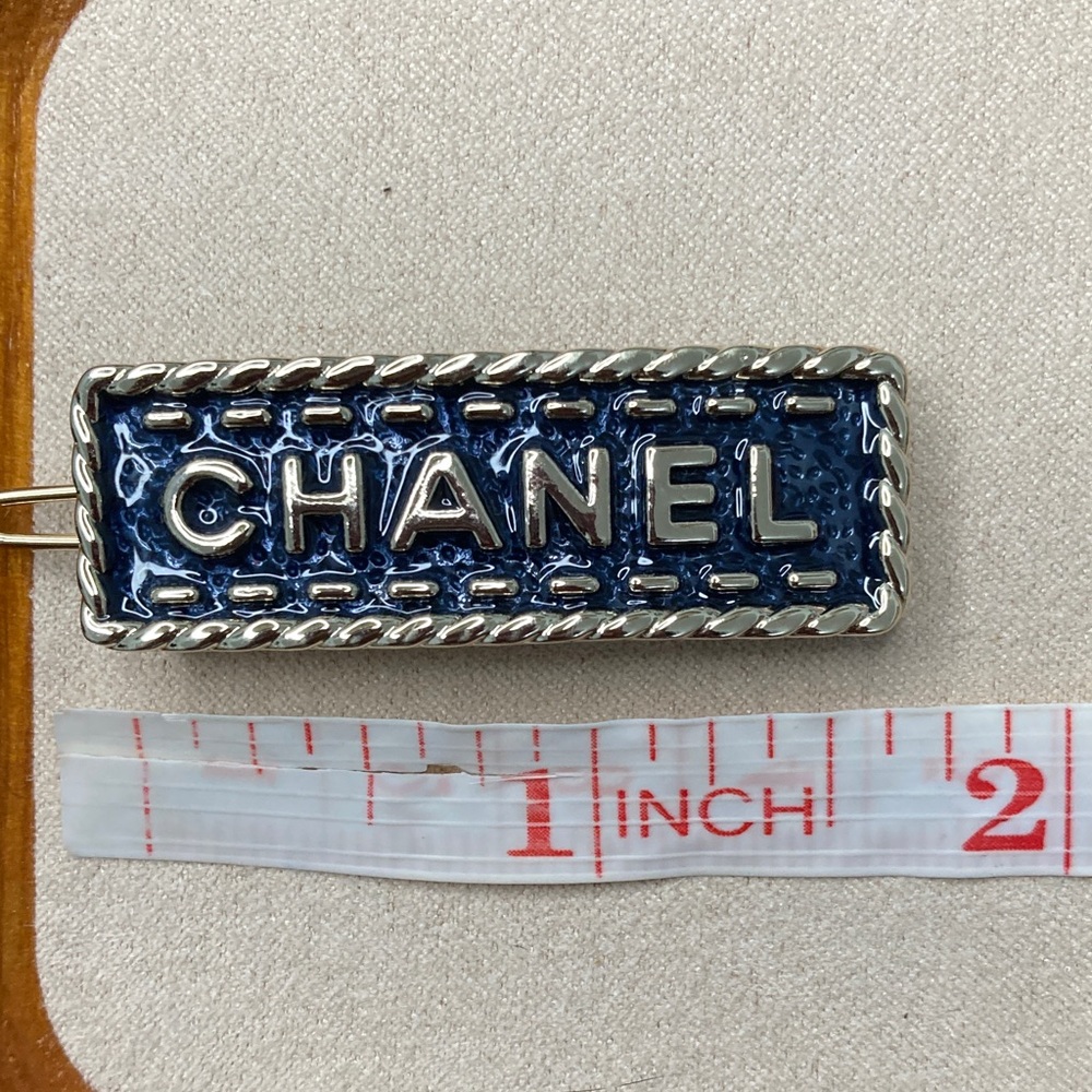 CHANEL Navy and Silver Logo Hair Clip - Picture 2 of 4